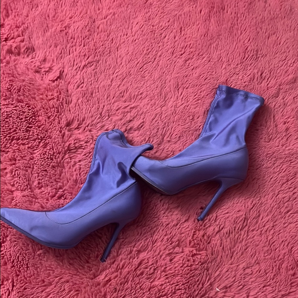 Purple Heeled Boots with Pointed Toe and Satin Finish